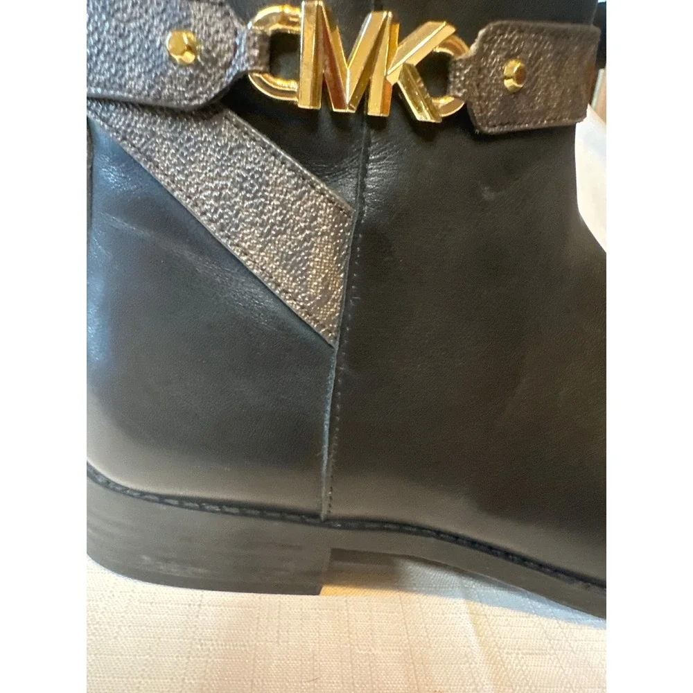 Michael Kors Black Leather Ankle Boots Logo Buckle‎ Detail Zip Up